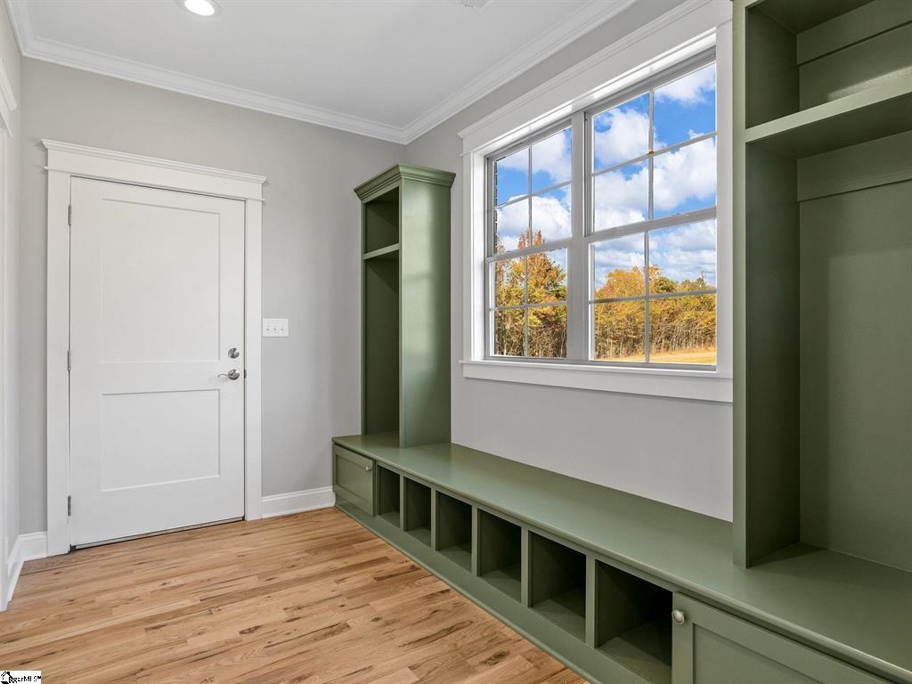 291 Robbins Road Chesnee, SC 29323 - Photo 21 of 38 Entry from garage