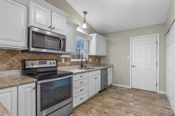 $454,900 | 12401 Fieldstone Drive, Festus, MO 63028
