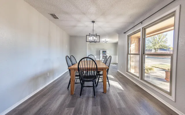 $320,000 | 8006 Chicago Avenue, Lubbock, TX 79424