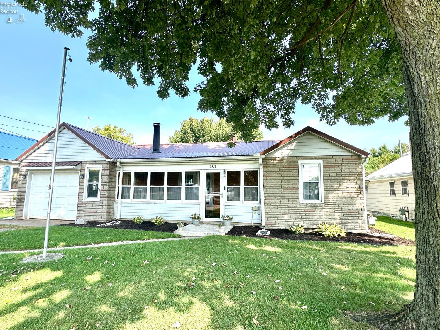 3539 West Harbor Road Port Clinton, OH 43452 - Photo 3 of 31 Gallery Image 3