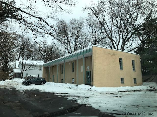 28 Roland Place Schenectady, NY 12304 - Photo 1 of 9 Photo 1