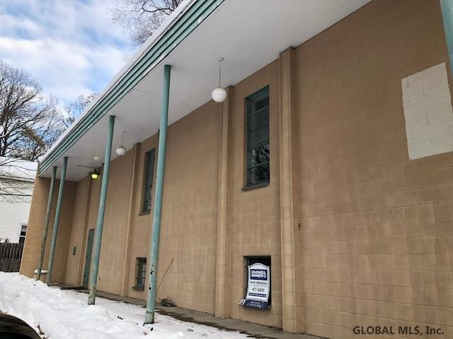 28 Roland Place Schenectady, NY 12304 - Photo 3 of 9 Photo 3