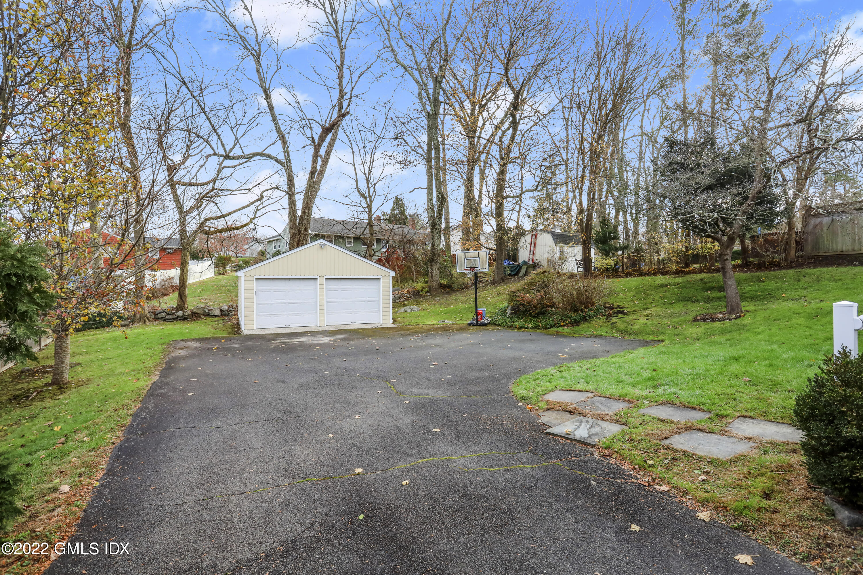 24 Sunshine Avenue Riverside, CT 06878 - Photo 4 of 44 a view of a park with large trees
