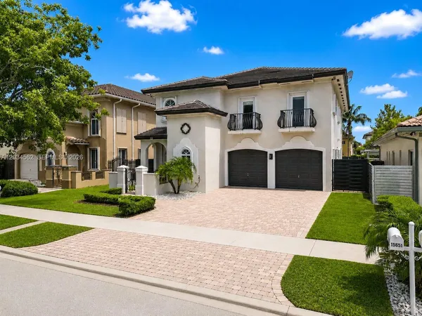 $909,900 | 15651 Southwest 14th Street, Miami, FL 33194