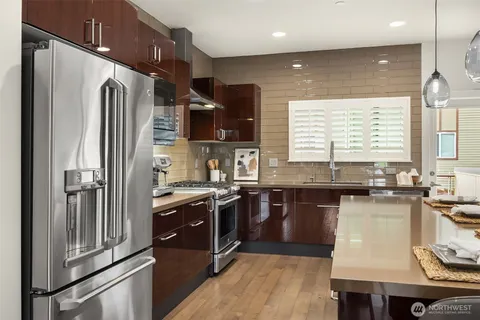 $1,175,000 | 998 Northeast High Street, Unit 12, Issaquah, WA 98029
