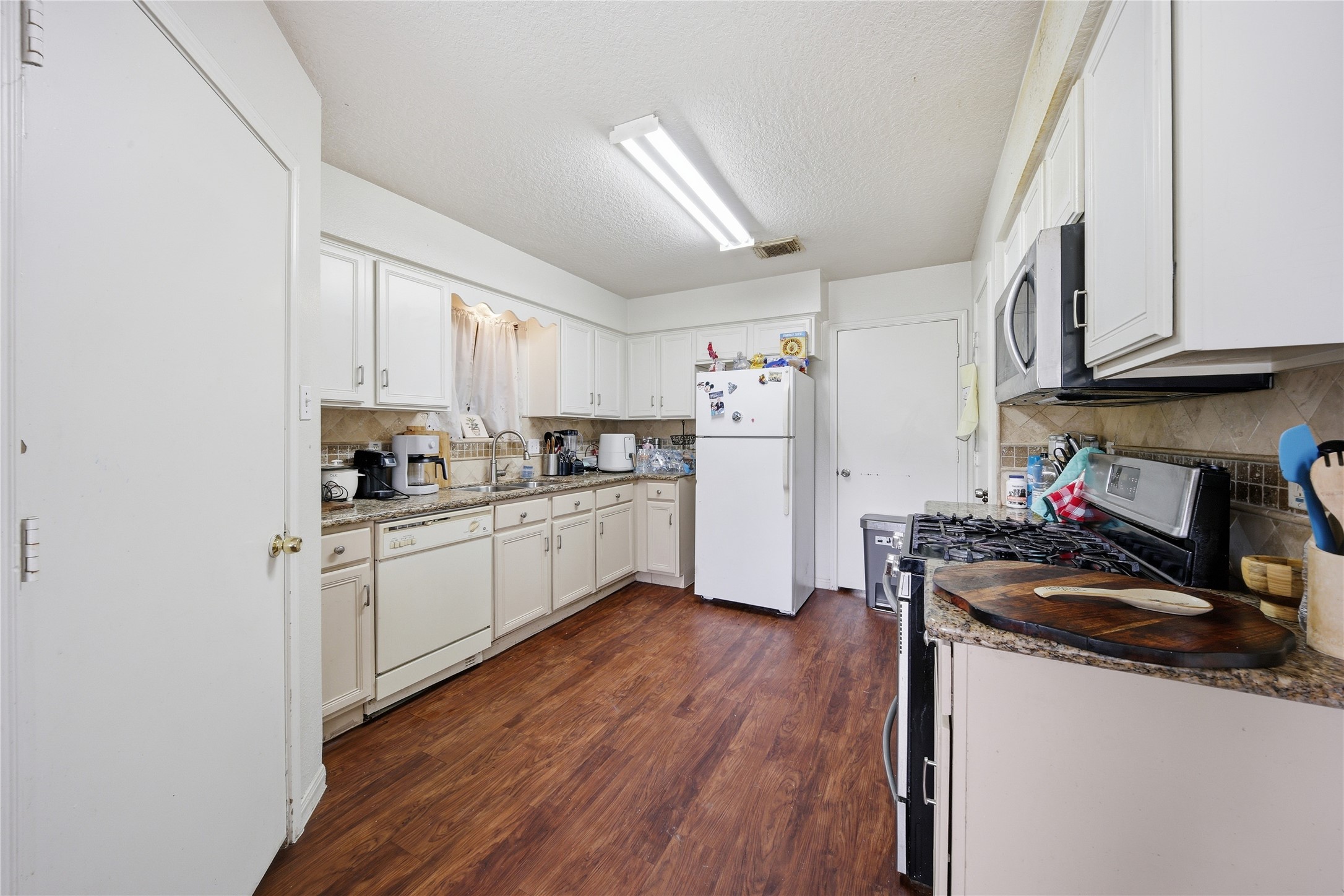 4606 Terrell Street Houston, TX 77093 - Photo 12 of 41