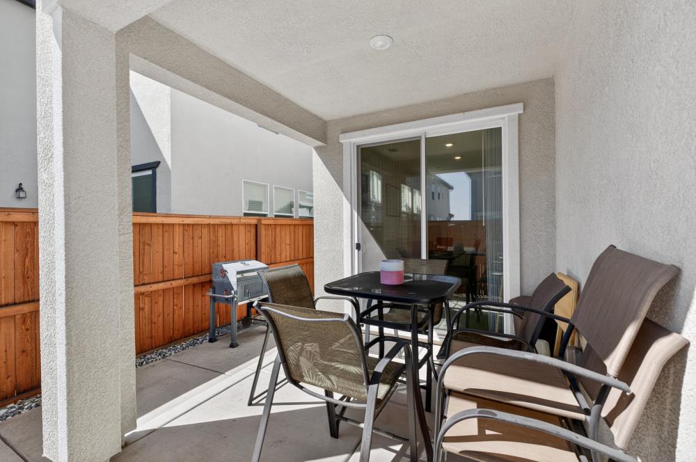 8226 Ocho Way Elk Grove, CA 95757 - Photo 16 of 19