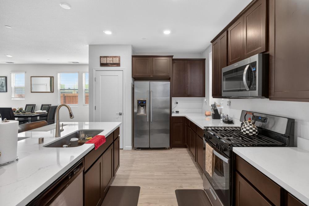 8226 Ocho Way Elk Grove, CA 95757 - Photo 6 of 19