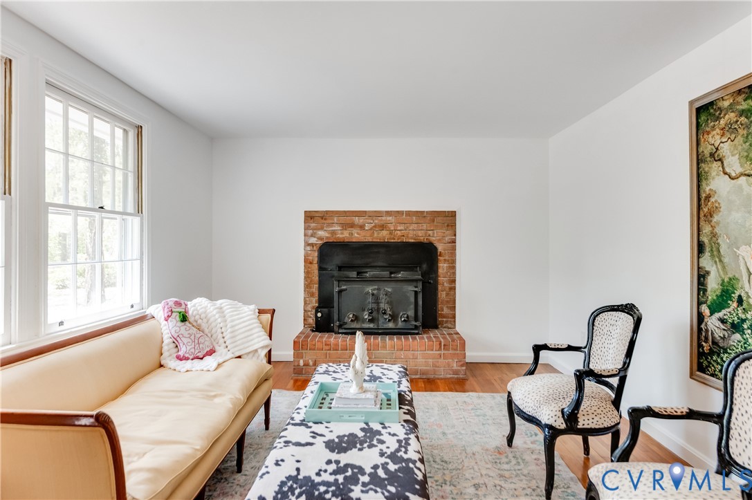 26 Liberty Tree Lane Hanover, VA 23069 - Photo 9 of 38 a living room with furniture and a large window