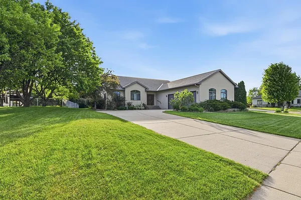 $465,000 | 11 Moon Circle, St. Cloud, MN 56301