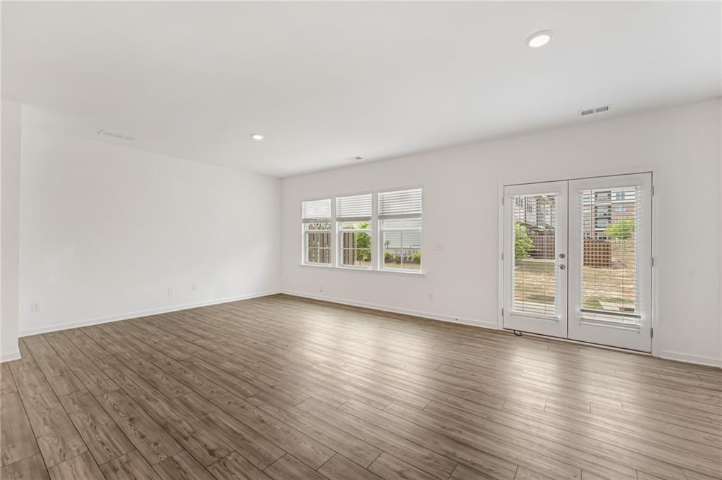 649 Isom Walk Suwanee, GA 30024 - Photo 12 of 31