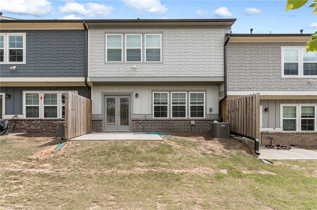 649 Isom Walk Suwanee, GA 30024 - Photo 18 of 31