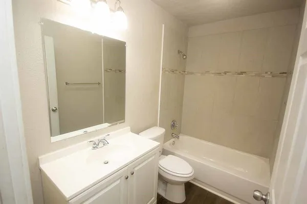 $1,595 | 907 Meriott Street, Ennis, TX 75119