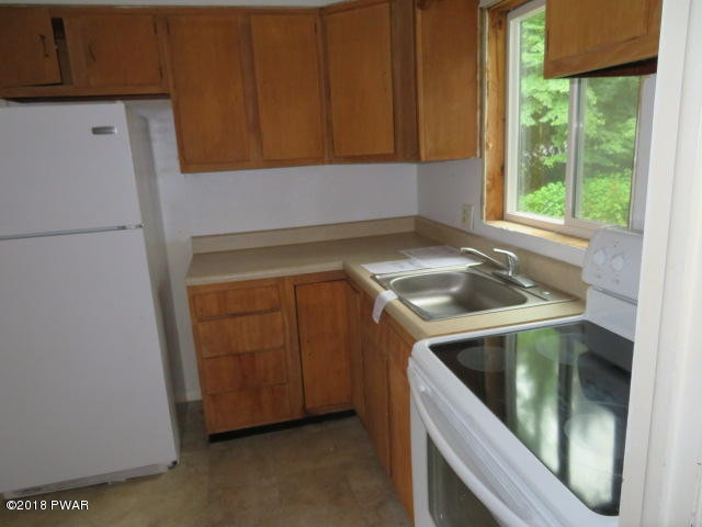 211 Aspen Road Dingmans Ferry, PA 18328 - Photo 13 of 25 IMG_5080