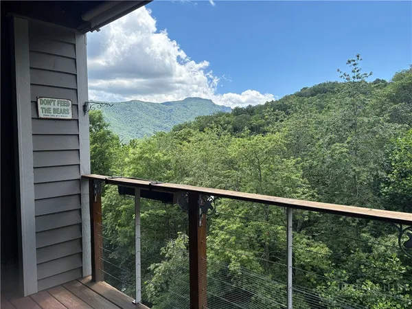 $415,000 | 185 Hawks Peak Lane, Unit 422, Seven Devils, NC 28604