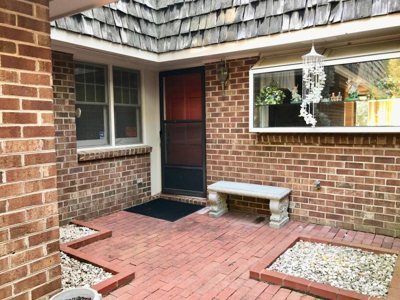130 Racquet Lane Pinehurst, NC 28374 - Photo 2 of 14 front patio