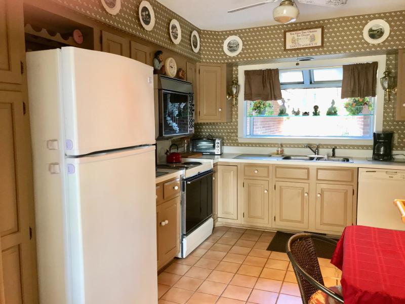 130 Racquet Lane Pinehurst, NC 28374 - Photo 3 of 14 Kitchen