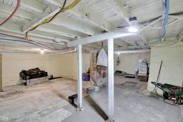 $229,000 | 1300 South B Street, Elwood, IN 46036