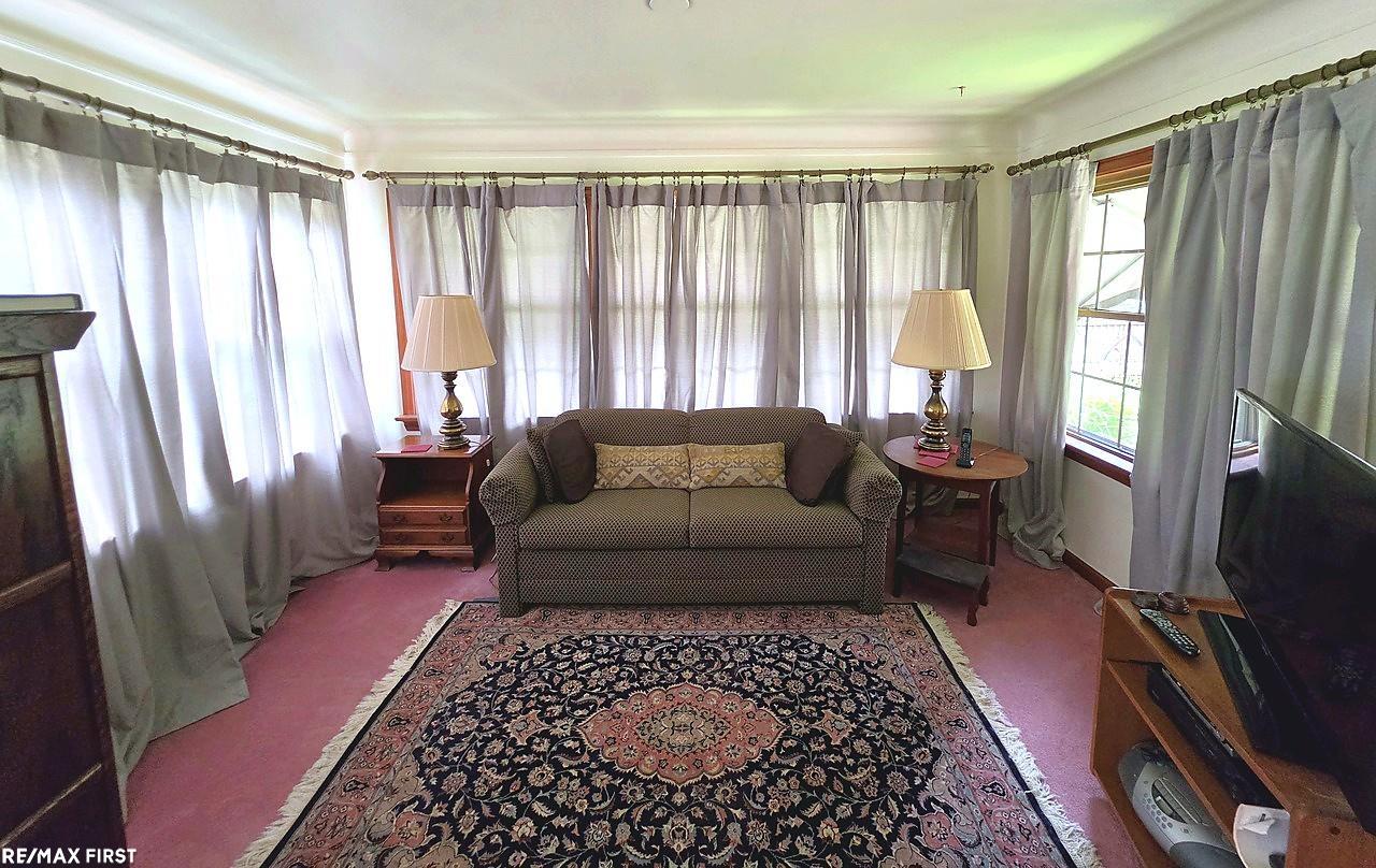 543 Vernier Road Grosse Pointe Woods, MI 48236 - Photo 5 of 41 Gallery Image 5
