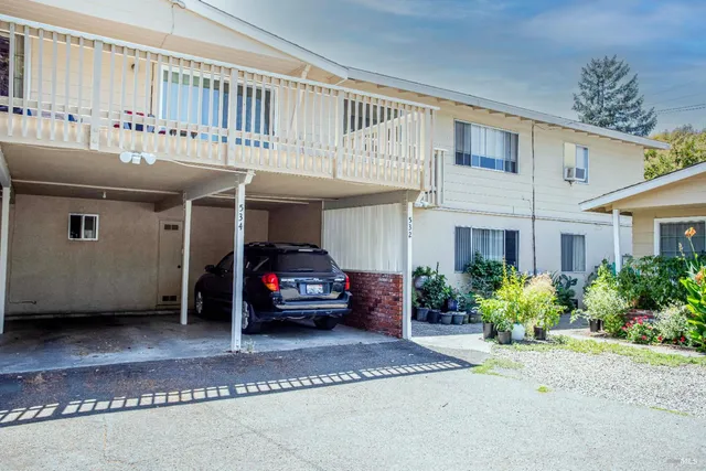 $2,100,000 | 528-544 Steele Lane, Santa Rosa, CA 95403