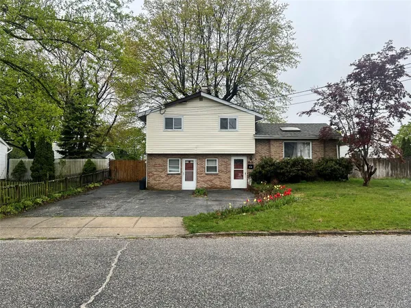 $500,000 | 3016 Beechnut Avenue, Medford, NY 11763