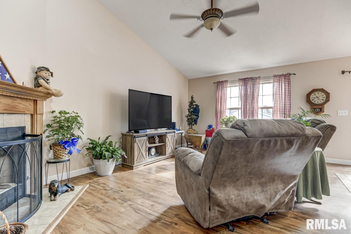 2700 Steiler Place Springfield, IL 62703 - Photo 4 of 27 Gallery Image 4