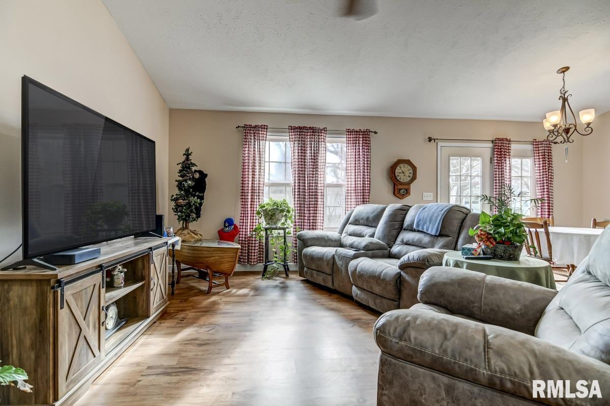 2700 Steiler Place Springfield, IL 62703 - Photo 5 of 27 Gallery Image 5