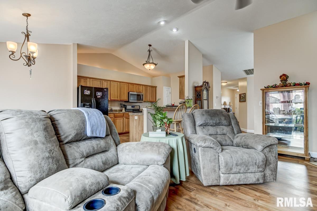 2700 Steiler Place Springfield, IL 62703 - Photo 6 of 27 Gallery Image 6