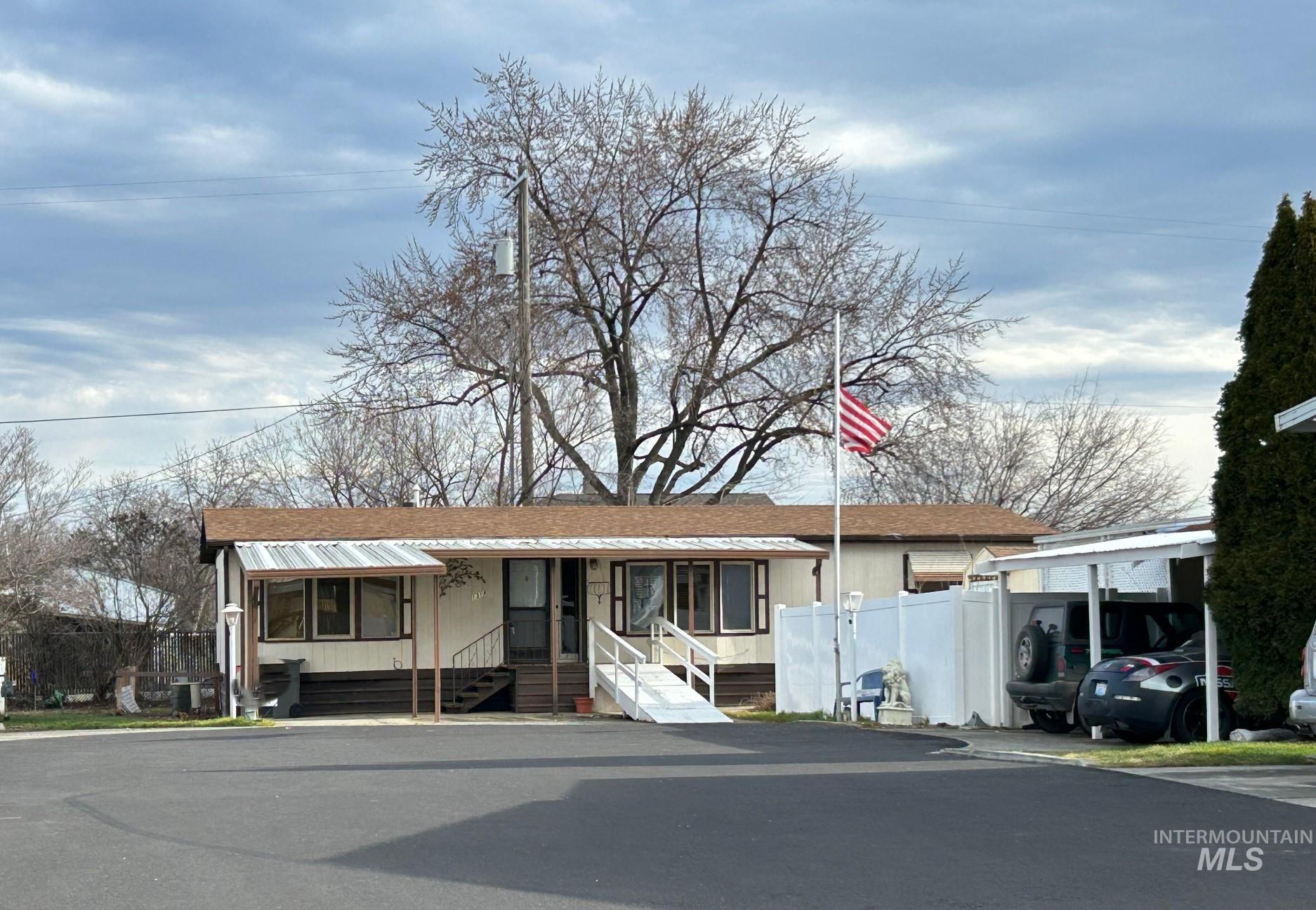 2015 6th Avenue, Unit 131A Clarkston, WA 99403 - Photo 26 of 26 View of front facade with covered porch and entry steps