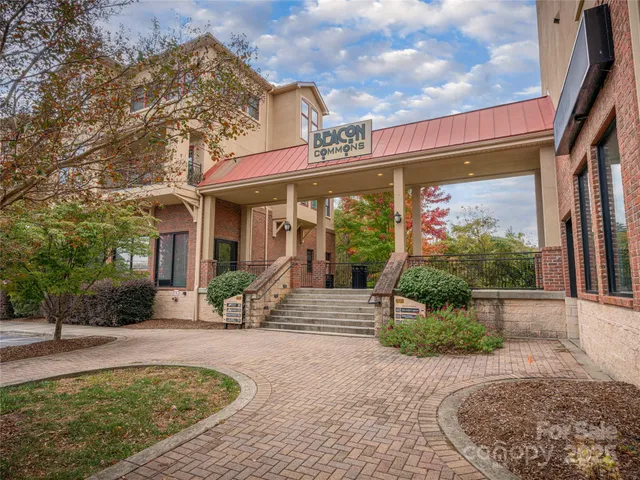 $275,000 | 475 South Church Street, Unit P, Hendersonville, NC 28792