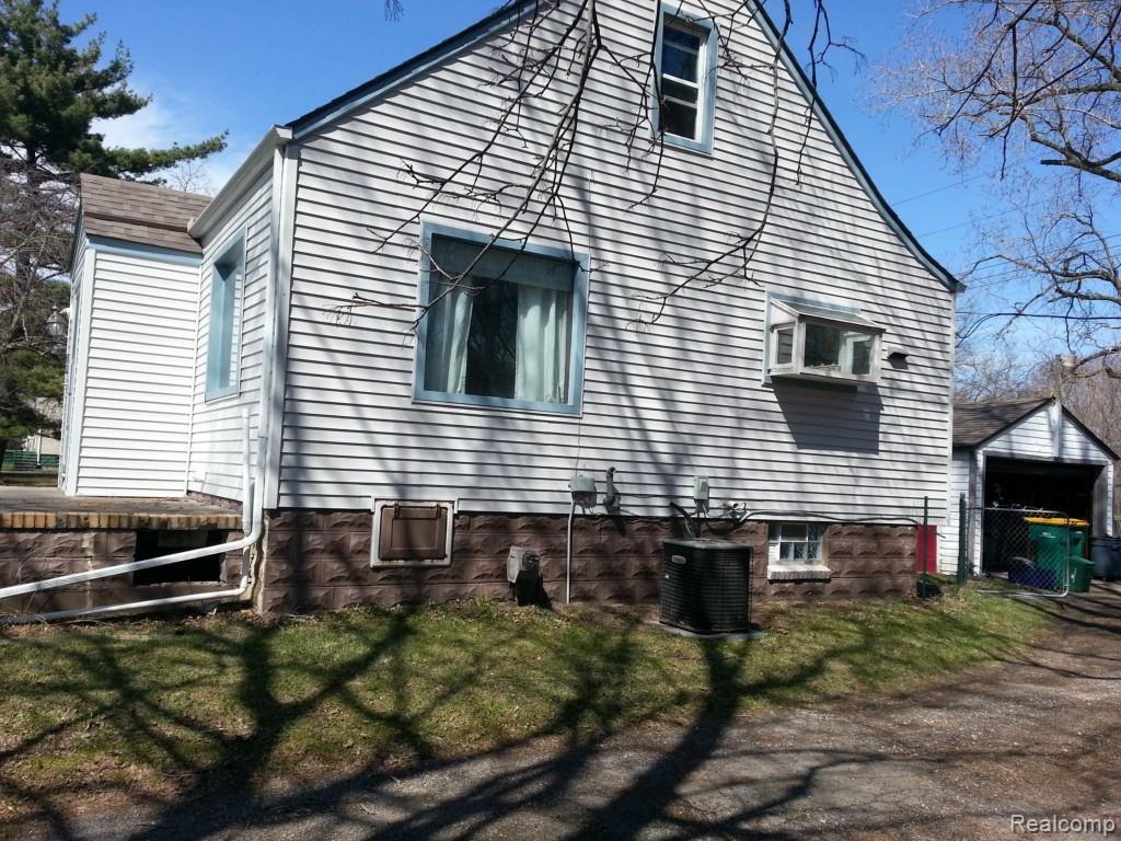 19409 Inkster Road Romulus, MI 48174 - Photo 27 of 27 SID OF HOUSE.jpg