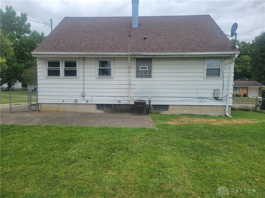 4060 Halworth Road Dayton, OH 45405 - Photo 4 of 16