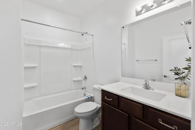 $2,350 | 2842 East Tracy Lane, Unit 3, Phoenix, AZ 85032