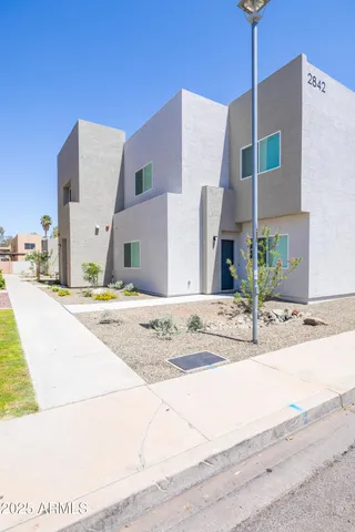 $2,350 | 2842 East Tracy Lane, Unit 3, Phoenix, AZ 85032