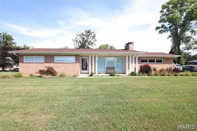 $275,000 | 831 South Mansion Street, Sullivan, MO 63080