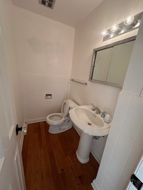 1340 Linden Road Homewood, IL 60430 - Photo 9 of 15 a bathroom with a sink mirror and toilet
