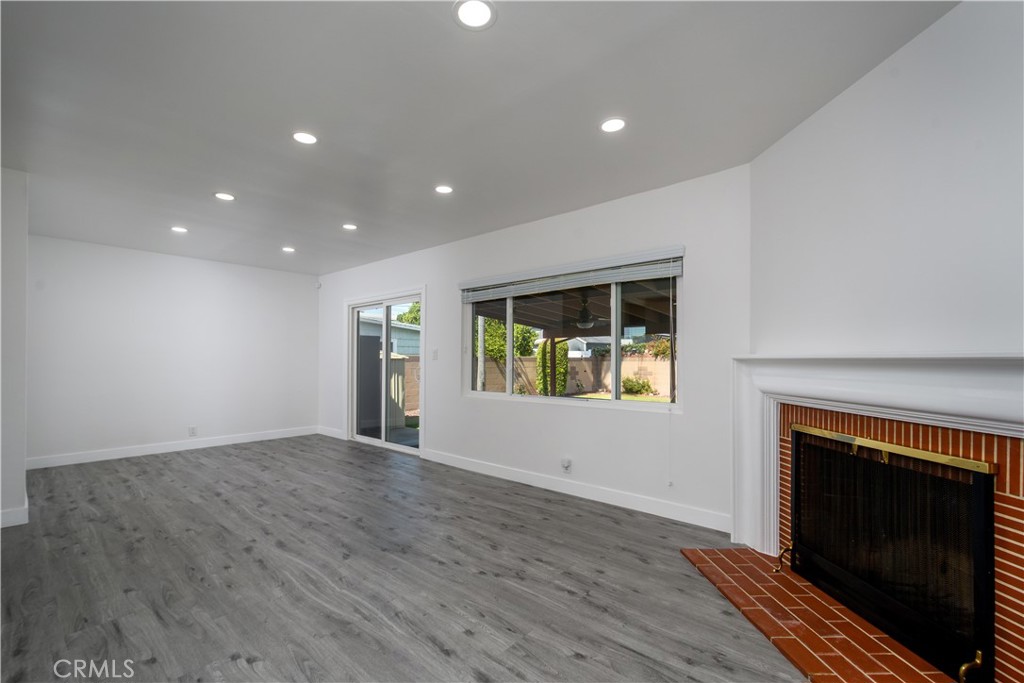 10308 Cole Road Whittier, CA 90603 - Photo 11 of 49 Living Room