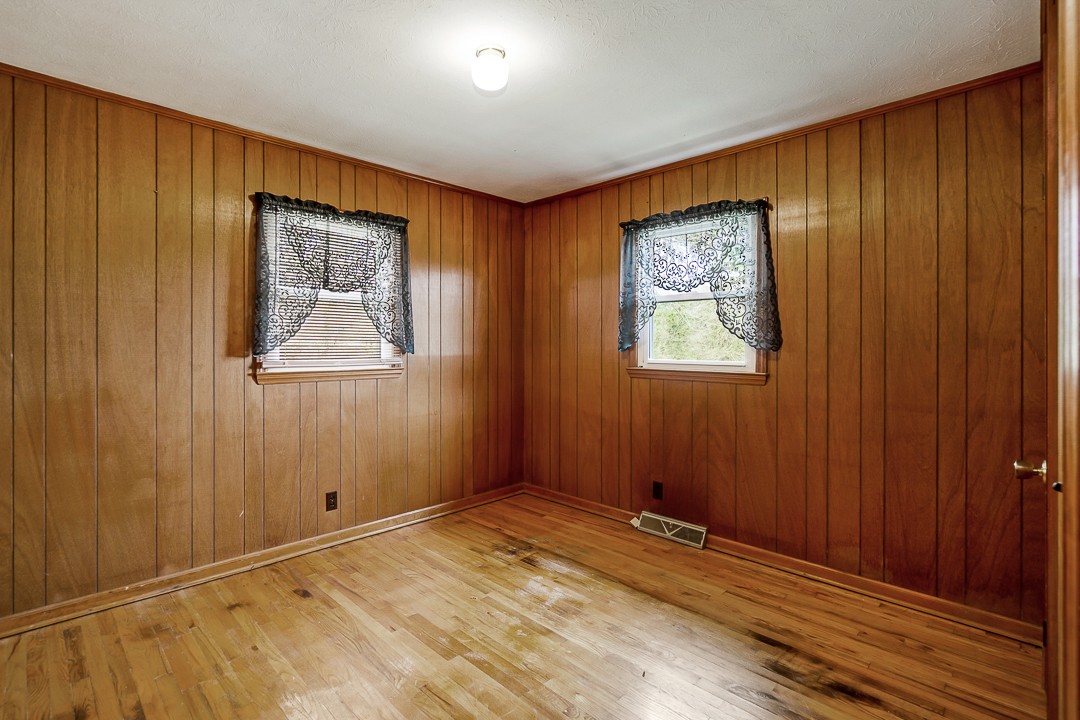229 County House Road Sparta, TN 38583 - Photo 25 of 33 an empty room with windows