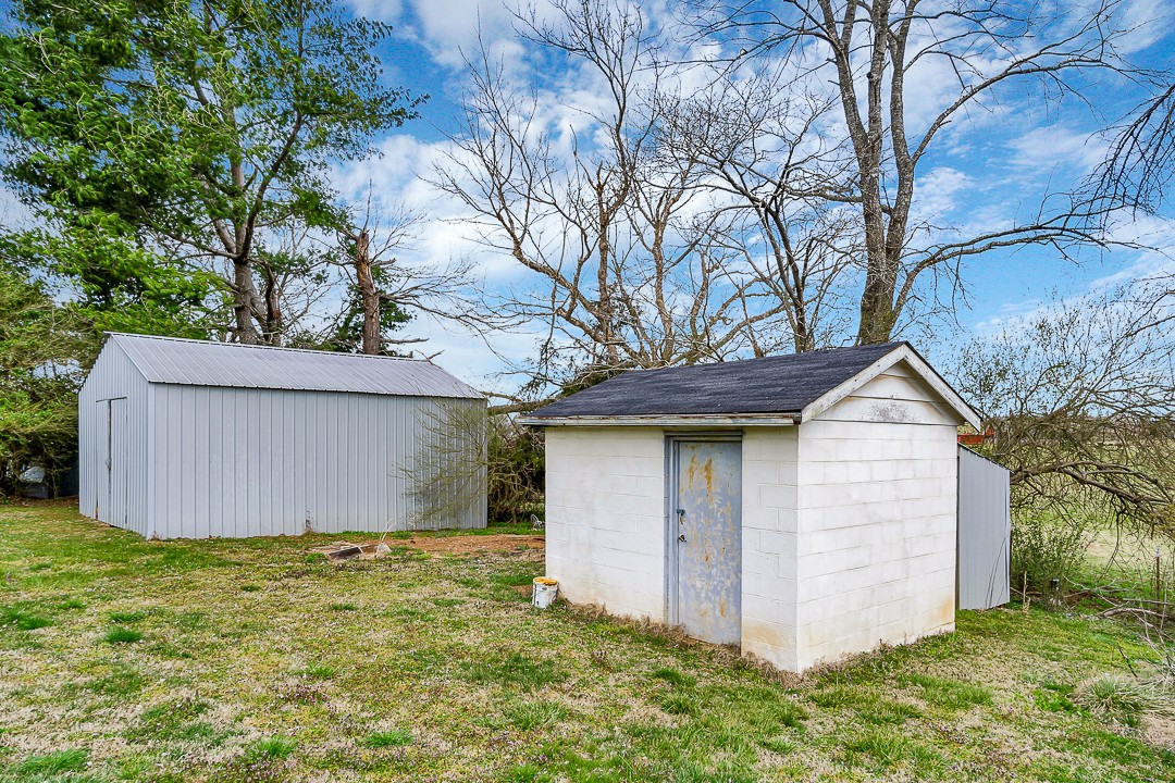 229 County House Road Sparta, TN 38583 - Photo 31 of 33 a view of a backyard