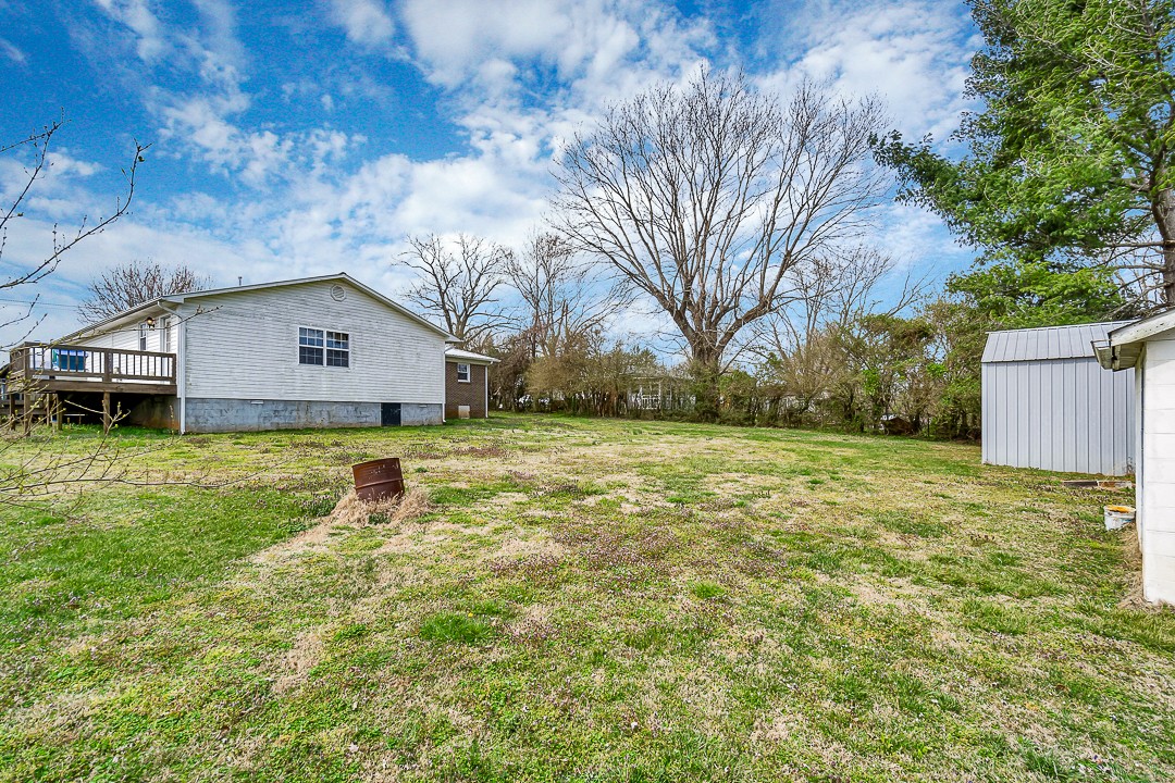 229 County House Road Sparta, TN 38583 - Photo 33 of 33 a view of a house with a yard