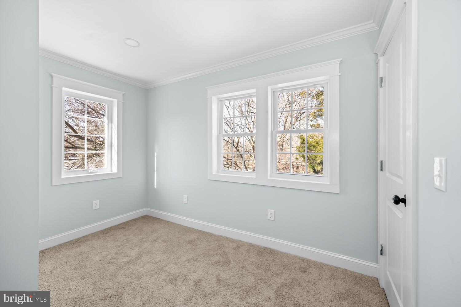 13306 Greensboro Road Greensboro, MD 21639 - Photo 23 of 48 an empty room with windows