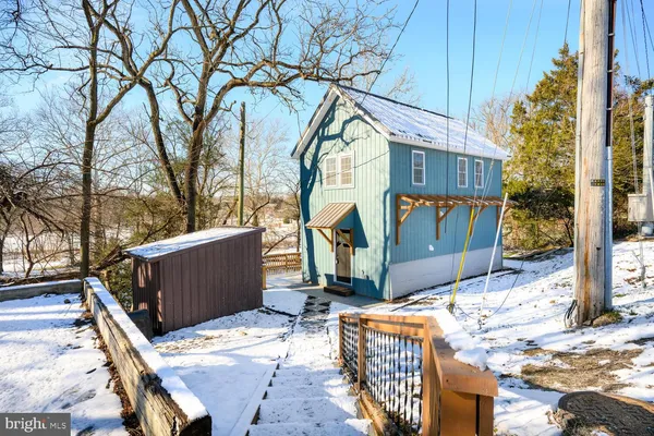 a view of outdoor space and entertaining space