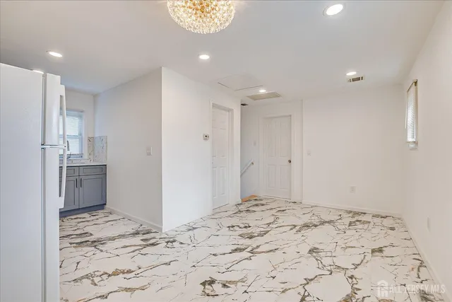 $2,500 | 385 Pierson Avenue, Unit 2, Edison, NJ 08837