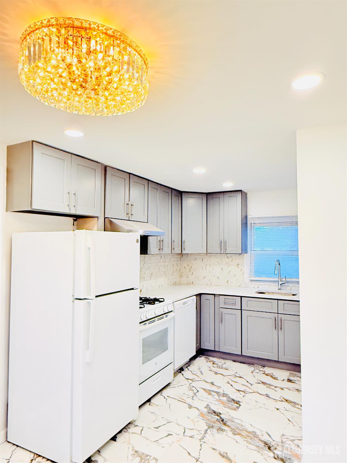 385 Pierson Avenue, Unit 2 Edison, NJ 08837 - Photo 8 of 18