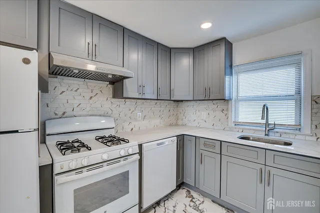 $2,500 | 385 Pierson Avenue, Unit 2, Edison, NJ 08837