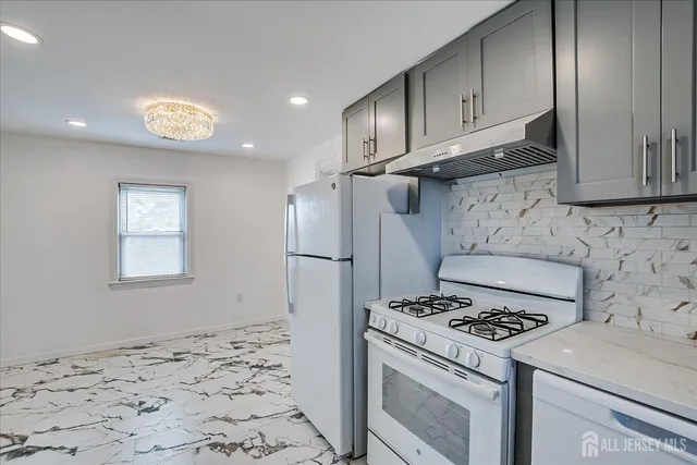 $2,500 | 385 Pierson Avenue, Unit 2, Edison, NJ 08837