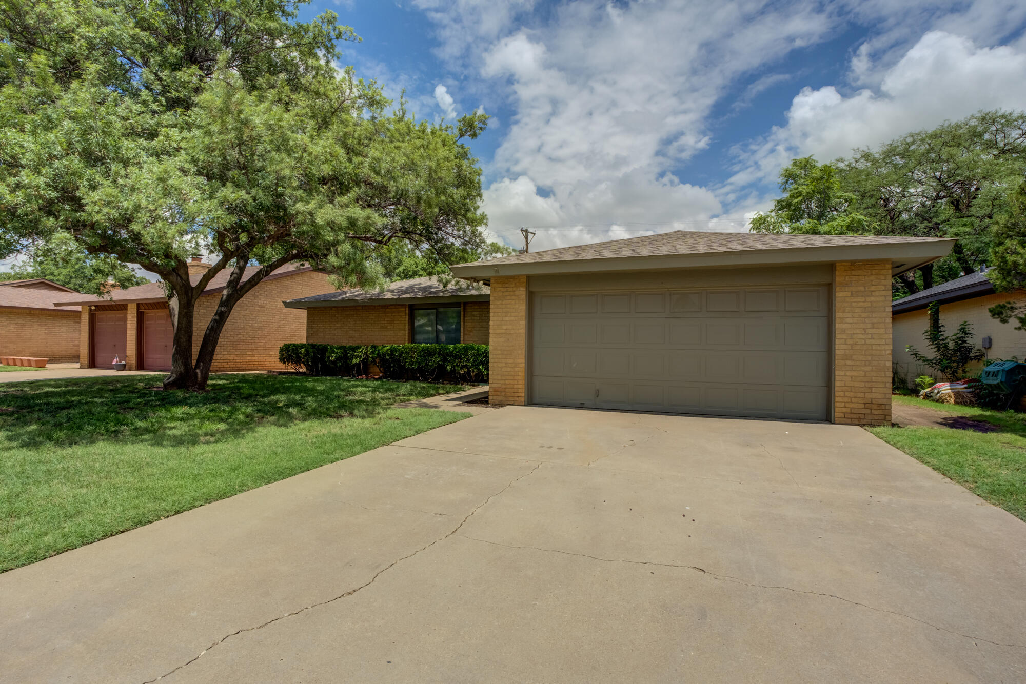 3414 91st Street Lubbock, TX 79423 - Photo 3 of 35 DSC08829_30_31_32_33