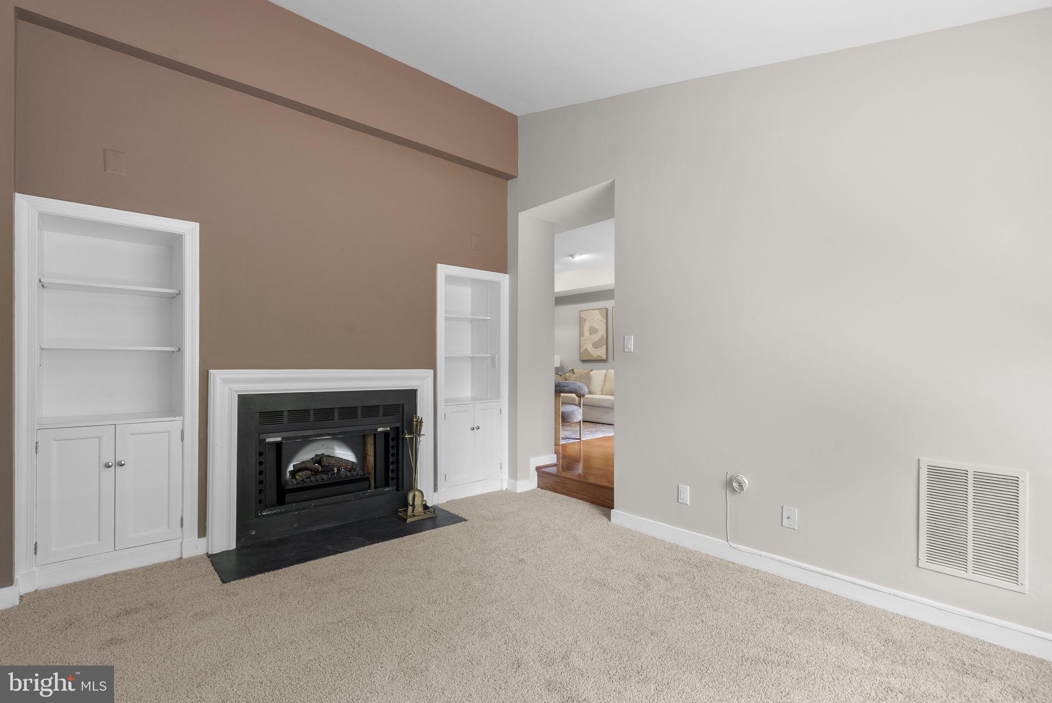 11420 Strand Drive, Unit R010 Rockville, MD 20852 - Photo 17 of 56 Family Room