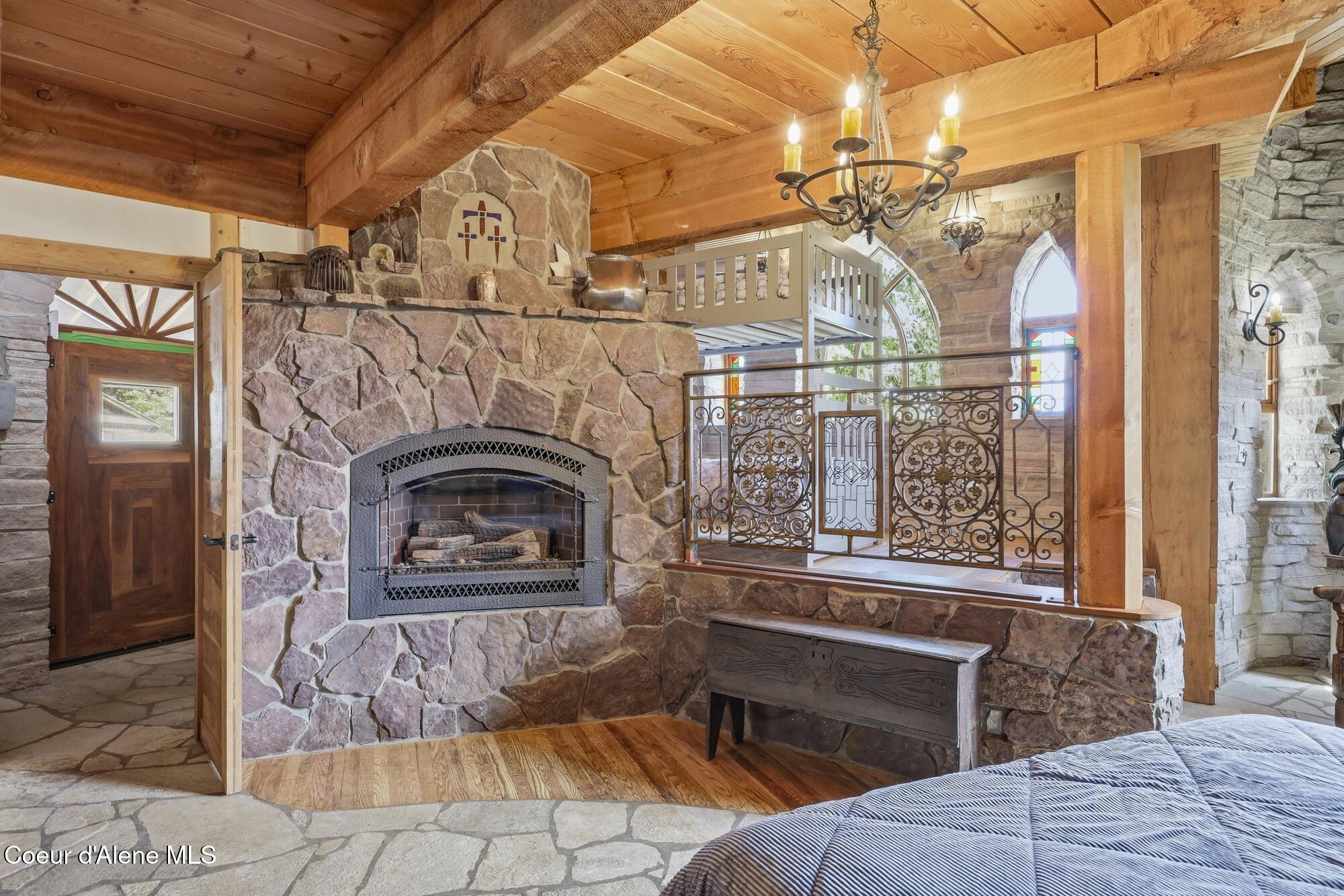 1018 Mogul Hill Road Sandpoint, ID 83864 - Photo 22 of 100 24