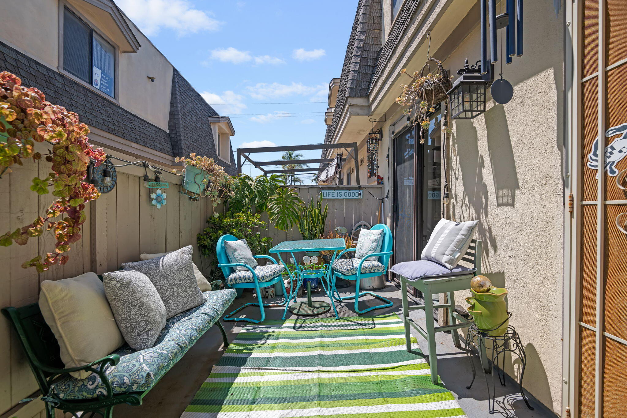 543 South E Street Oxnard, CA 93030 - Photo 2 of 30 a view of a chairs and tables in the balcony